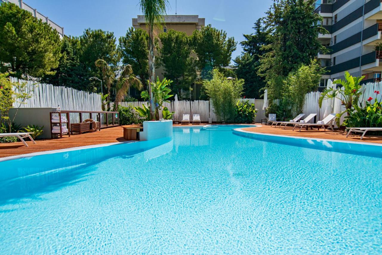 Hi Hotel Bari Esterno foto