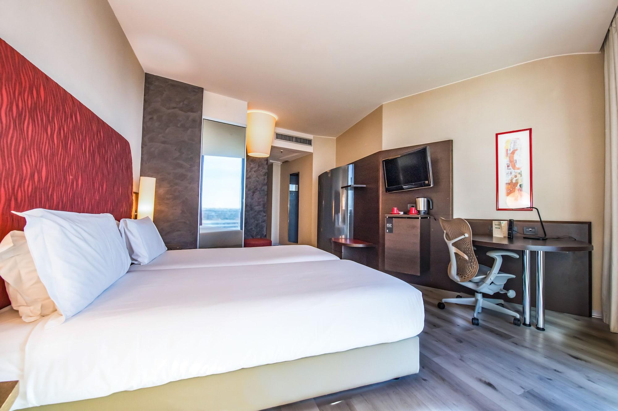 Hi Hotel Bari Esterno foto